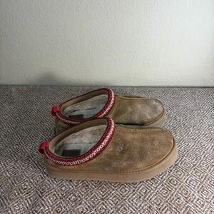 UGG Tazz Slippers Women's Sz 6 UK 4 Chestnut Slip On Casual Comfy Preppy